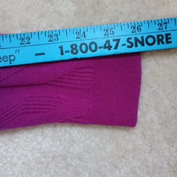 NWT Fenn Wright Manson 100% 2-Ply Cashmere Sweater V Neck Sz S Magenta Luxury - Picture 7 of 10